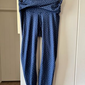 Nike Yoga Women’s Twist Polka Dot Leggings